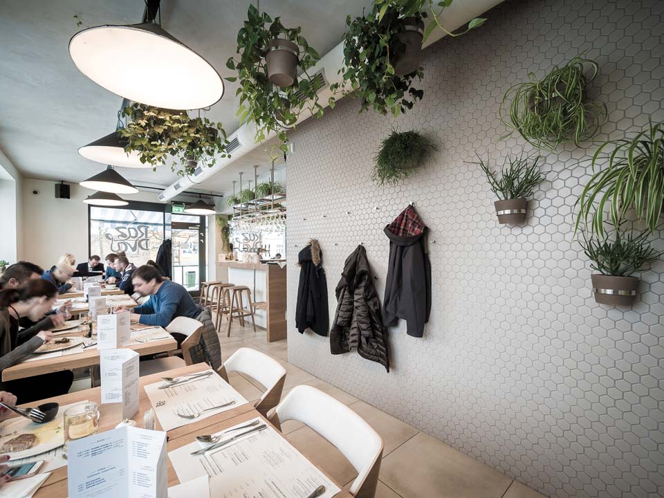 BISTRO RAZDVA-ROSICE-960