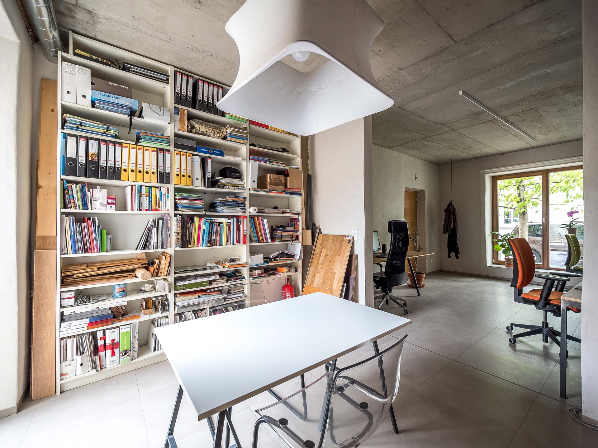 REKONSTRUKCE DOMU V MALOMĚŘICÍCH - INTERIÉR PRACOVNY